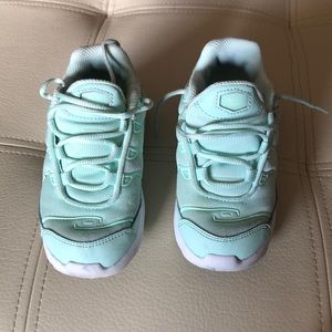 Girls Nike Wave Sneaker